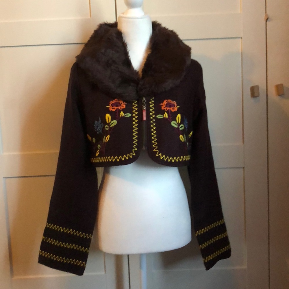 NWT Floral Embroidered Faux Fur Trim Wool Blend